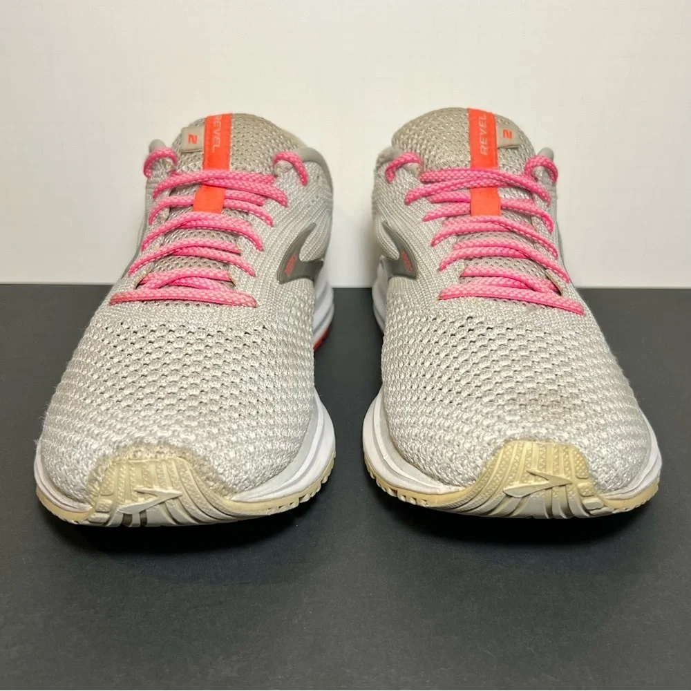 Womens BROOKS Revel 2 Light Gray Running Shoes / Size 11